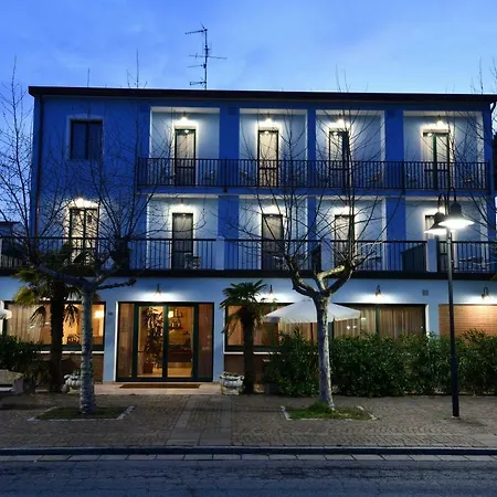 Hotel Oasis *