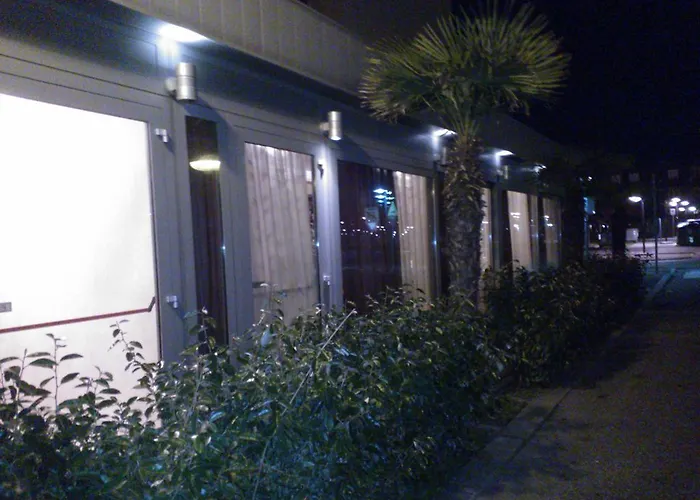 绿洲酒店 马里纳－迪拉文纳